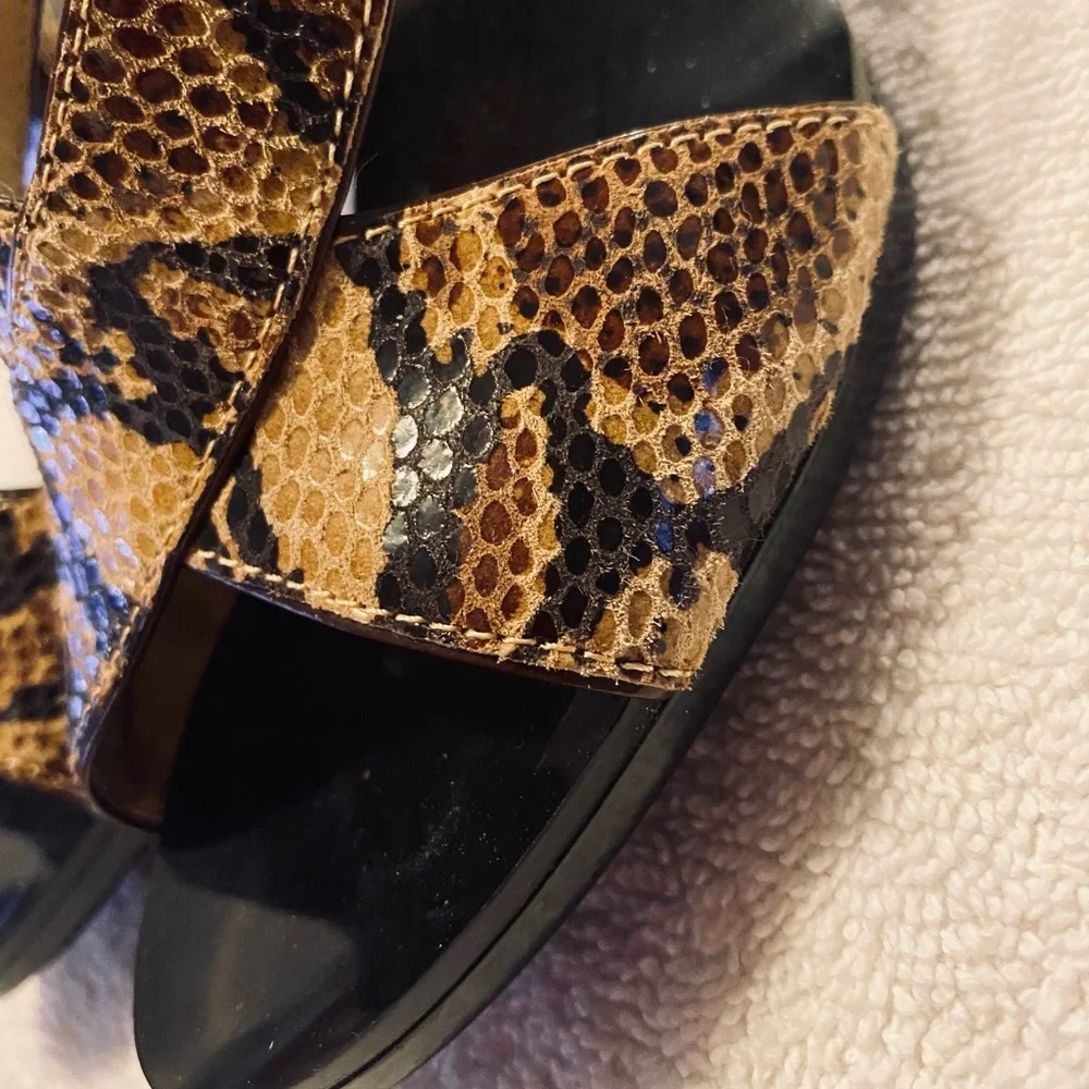 Brand New Heels By MICHAEL KORS - Size 8.5 M - Heel Height 4 Inches - box 12 - Picture 3 of 9